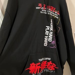 4x black hooded sweater